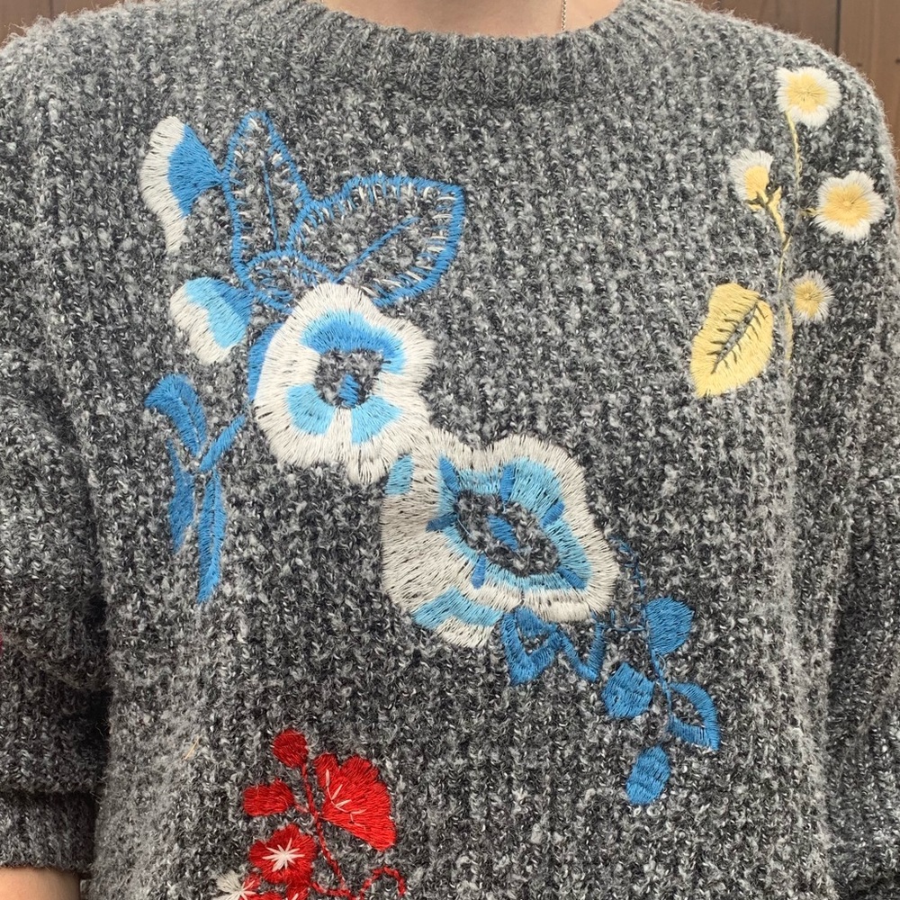 Woven Heart Embroidered Oversized Sweater - Picture 5 of 5
